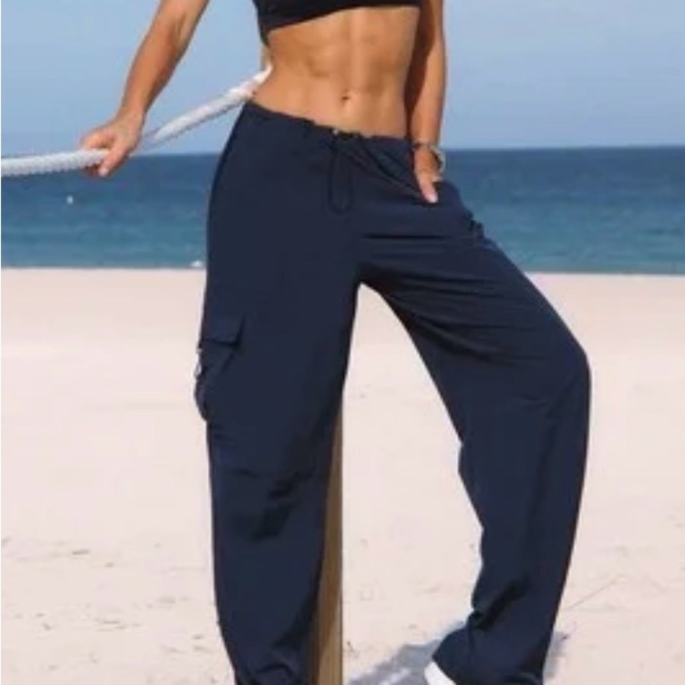 ALO Yoga Black Megastar Cargo Pant